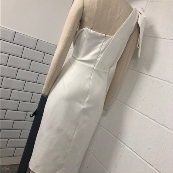 Gorgeous Lavish Alice White Bow-Embellished Midi Dress - Picture 5 of 5